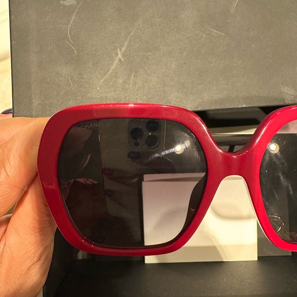 Chanel - Picture 4 of 12